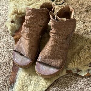 AS 98 gladiator style wedge sandal size EU 37